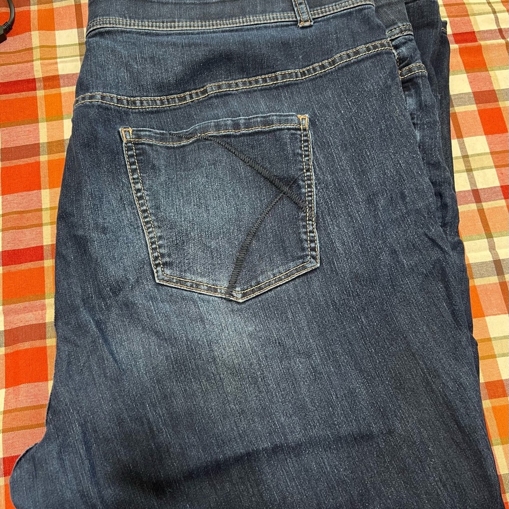 Lane Bryant crop jeans with tighter tummy tech size 28
